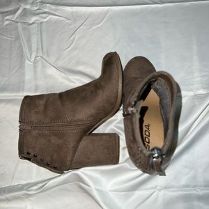 Suede bootie